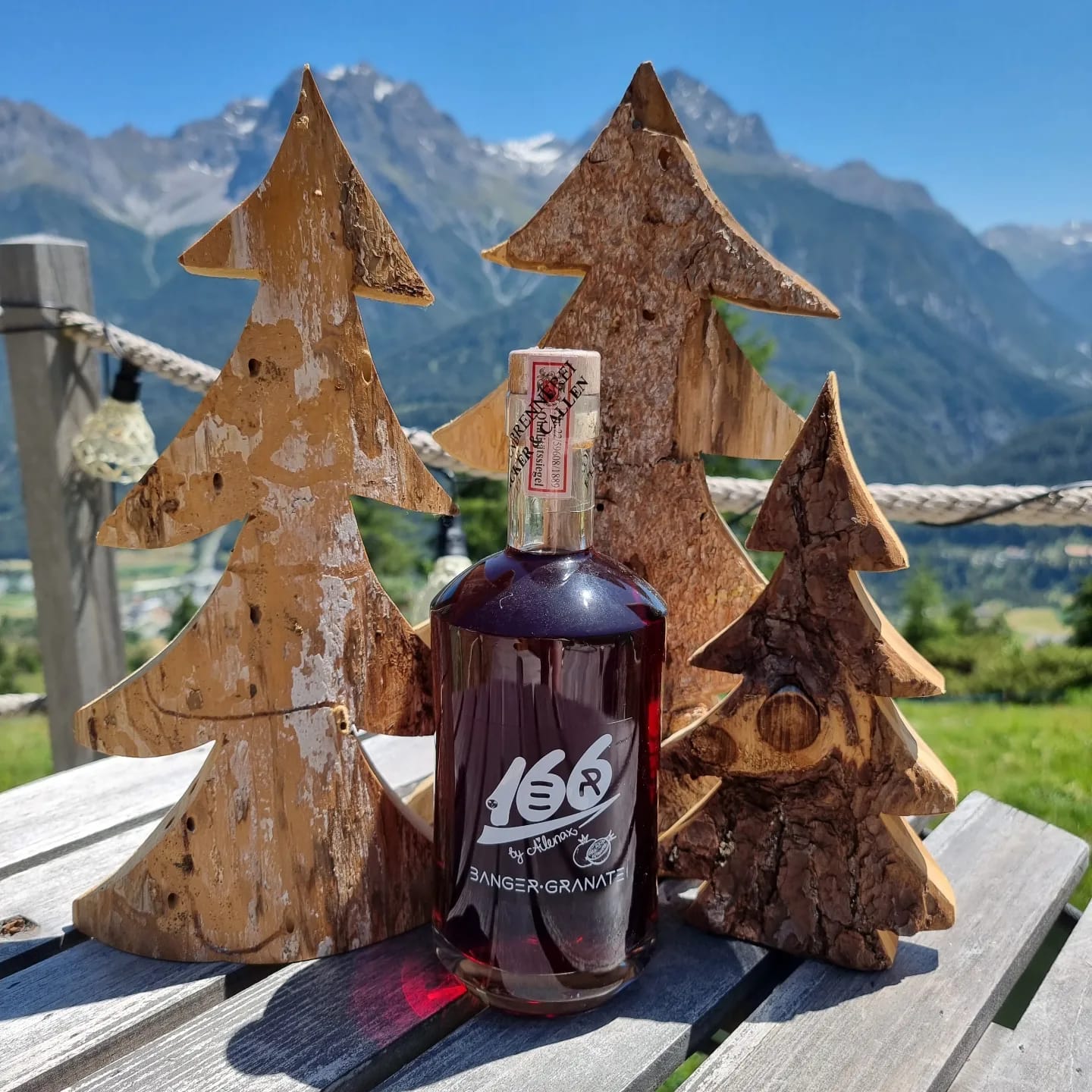 Laden Sie das Bild in den Galerie-Viewer, 166ER Banger • Granate Likör