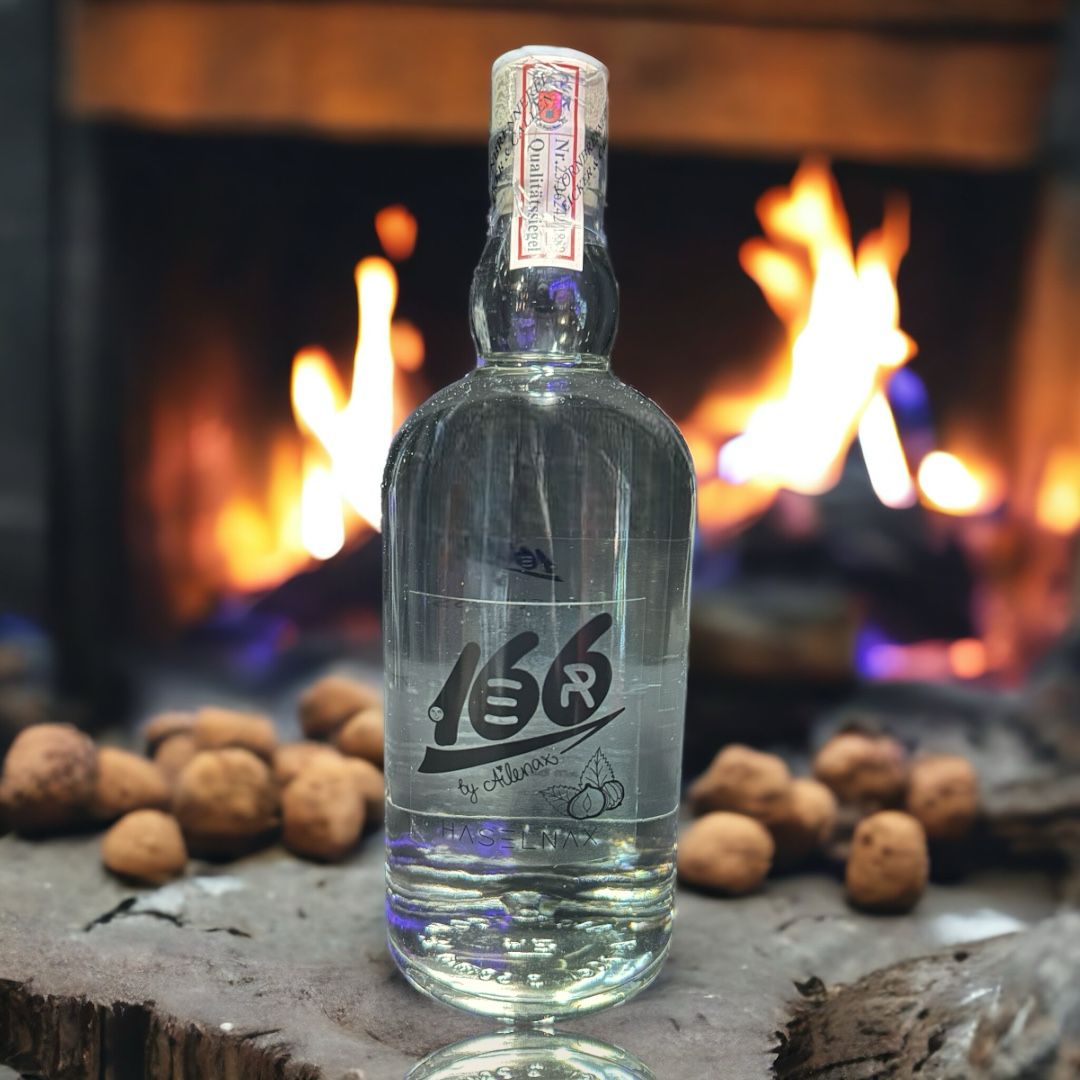 Laden Sie das Bild in den Galerie-Viewer, 166ER Haselnax Likör